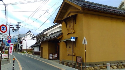須坂〜白壁土蔵が当時の繁栄を物語る街並
