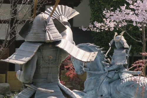 須磨を散歩｜一之谷の戦い　平敦盛と熊谷直実の一騎打ちと須磨寺