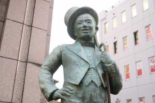 桜木町を散歩｜横浜に井伊直弼と昭和の歌姫美空ひばりさんの銅像あり