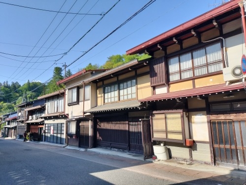 高山を散歩|金森長近の城下町高山の古い町並みを夕暮れに散歩はいい