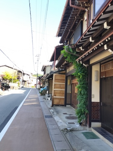 高山を散歩|金森長近の城下町高山の古い町並みを夕暮れに散歩はいい