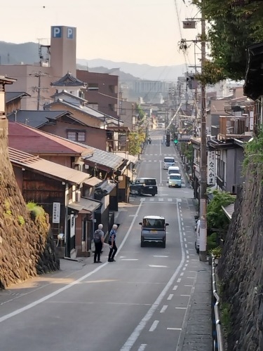 高山を散歩|金森長近の城下町高山の古い町並みを夕暮れに散歩はいい