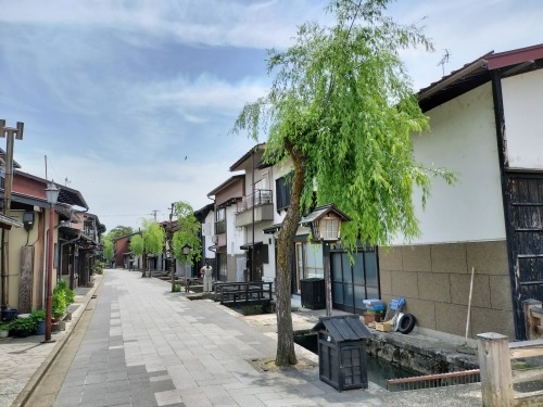 飛騨古川を散歩|映画「君の名は。」聖地巡礼と白壁土蔵街を散歩して
