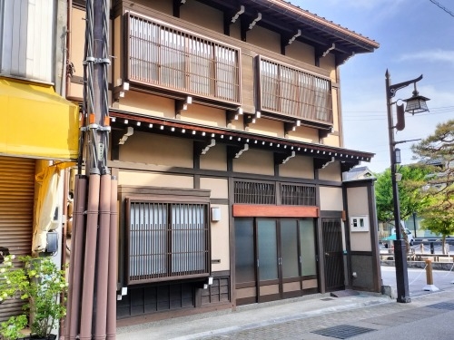 飛騨古川を散歩|映画「君の名は。」聖地巡礼と白壁土蔵街を散歩して