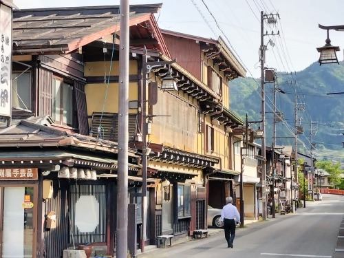飛騨古川を散歩|映画「君の名は。」聖地巡礼と白壁土蔵街を散歩して