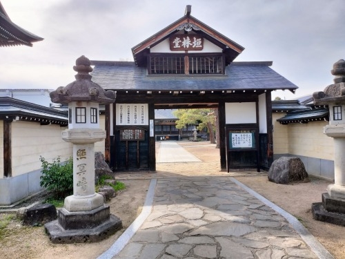 飛騨古川を散歩|映画「君の名は。」聖地巡礼と白壁土蔵街を散歩して