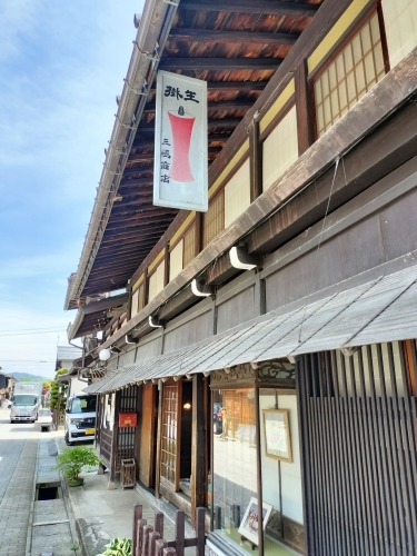 飛騨古川を散歩|映画「君の名は。」聖地巡礼と白壁土蔵街を散歩して