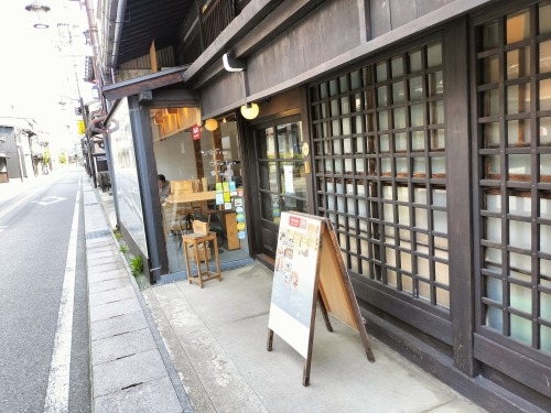 飛騨古川を散歩|映画「君の名は。」聖地巡礼と白壁土蔵街を散歩して
