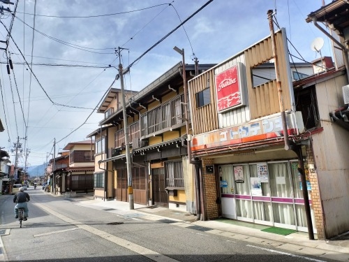 飛騨古川を散歩|映画「君の名は。」聖地巡礼と白壁土蔵街を散歩して