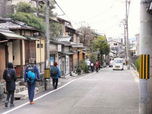 祇園を散歩|桜満開の京都で歴史の街祇園と裏路地ををぶらり散歩して