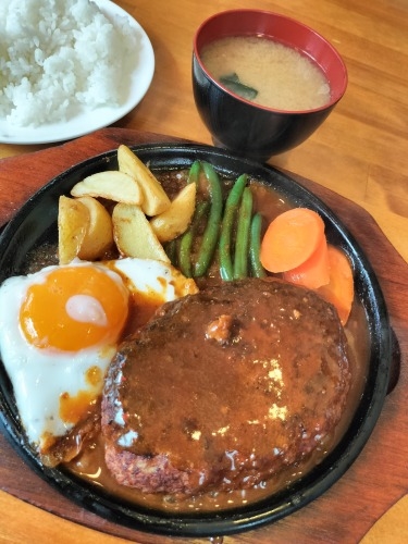 大塚を散歩|銭湯稲荷湯と種子(たね)屋街道・大塚でハンバーグ定食
