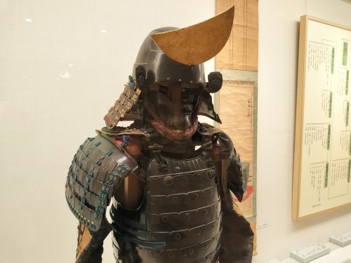 PUbkւ̎ԑ̕iƋP̕Ɖ~EzKHU