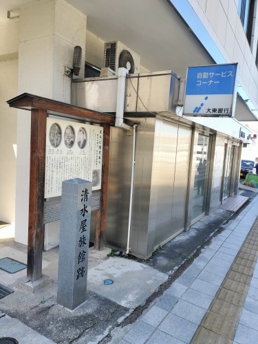 ��Â��U���b