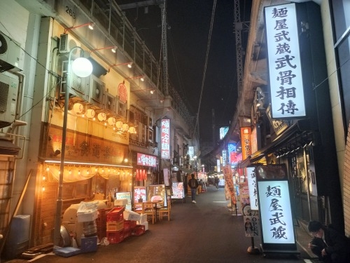 鶯谷を散歩|夜の上野から鶯谷まで散歩・台湾弁当とビールで夕食だぜ