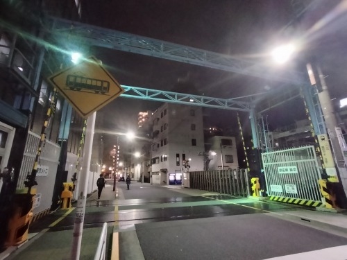 鶯谷を散歩|夜の上野から鶯谷まで散歩・台湾弁当とビールで夕食だぜ