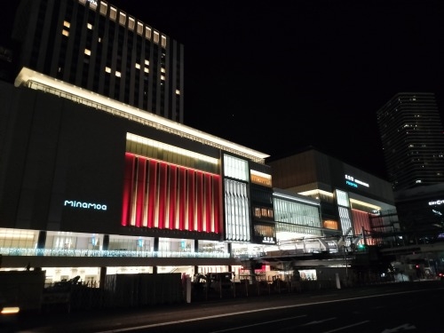 �L����{����U���b