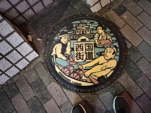 �����U��