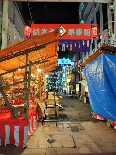 �����U��