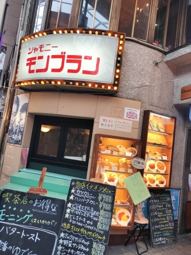 �����U��