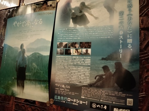 �����U��