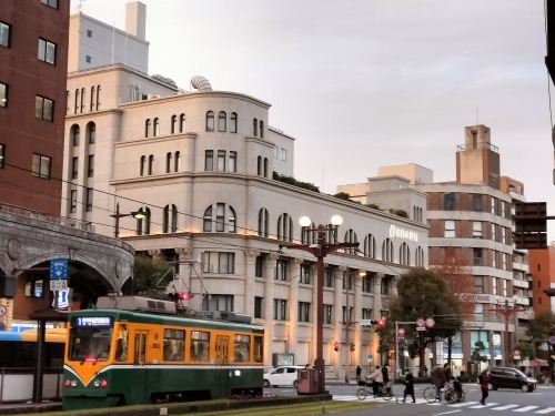 天文館を散歩|老舗山形屋と夕暮れに染まる桜島をみて黒豚とんかつ