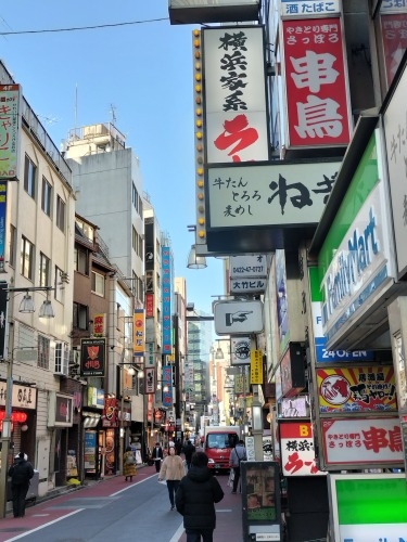 吉祥寺を散歩|老舗映画館吉祥寺プラザと吉祥寺駅南側のパープル通り