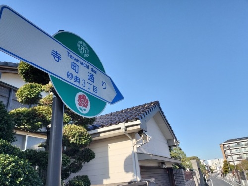 ���T���U��